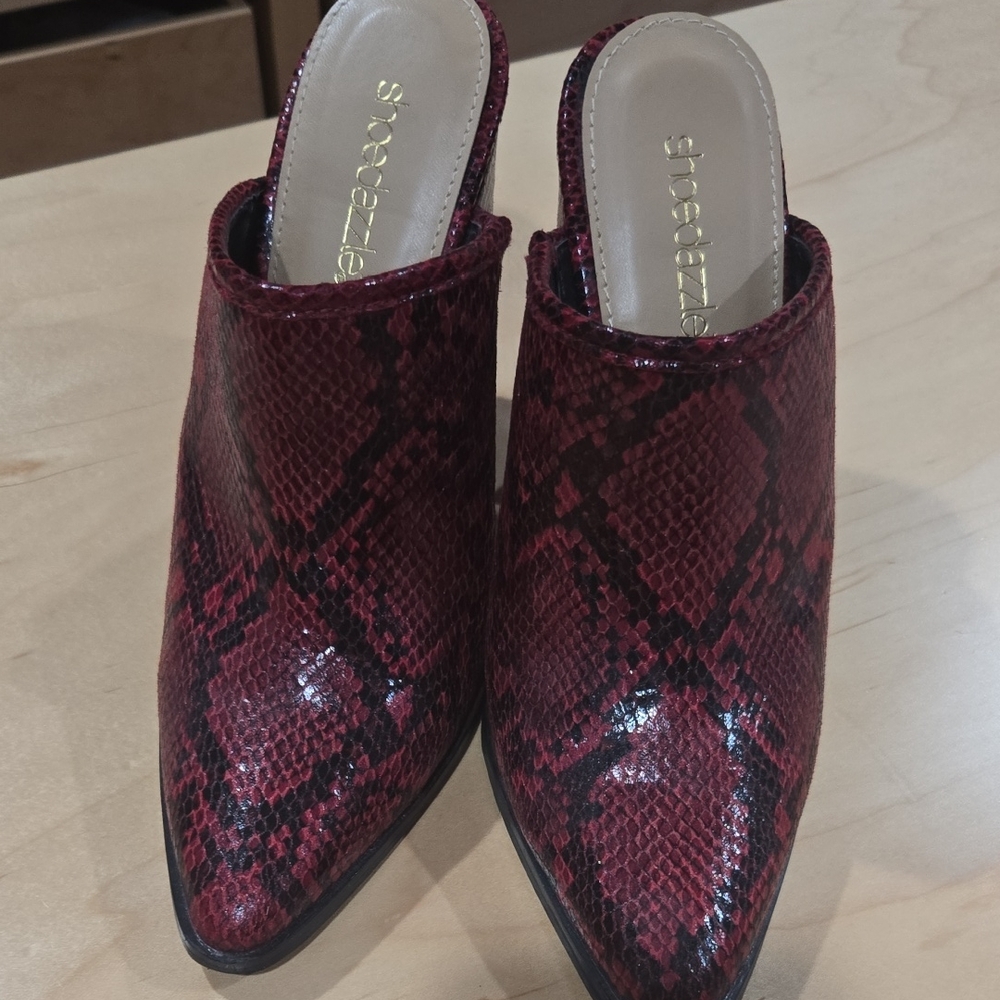 Shoe Dazzle Burgundy Snake Print Mules